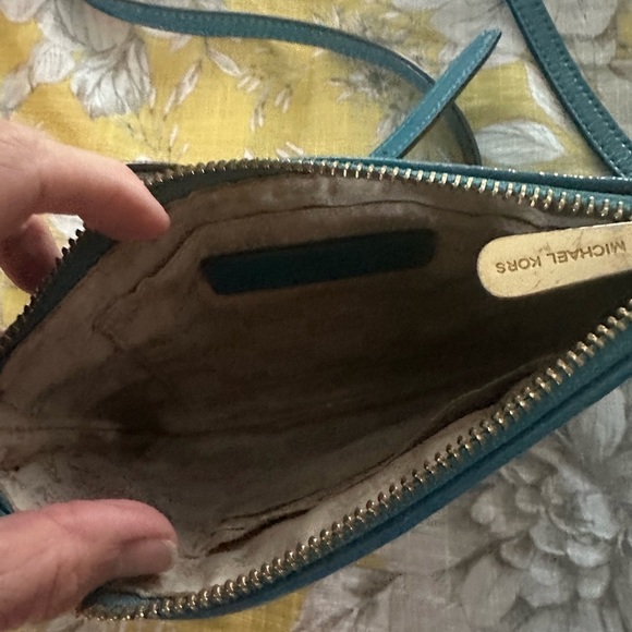 Vintage, Michael Kors Signature Patent Crossbody - Picture 7 of 11